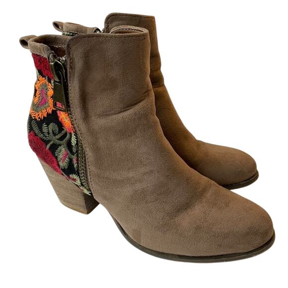 Tiara Mika-05 Floral & Paisley Embroidered Ankle Boots Size 8.5 - Picture 1 of 10